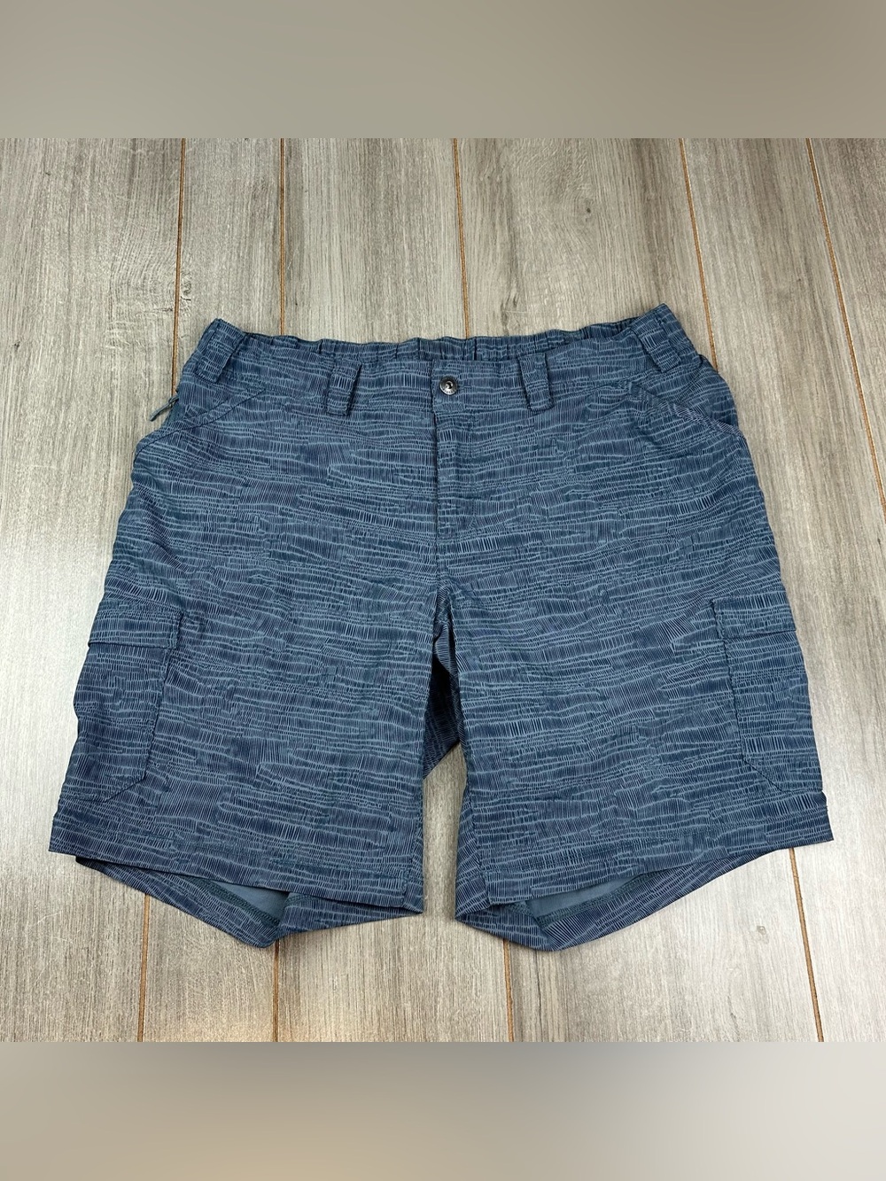 Duluth Trading Go Dry On The Fly Cargo Shorts Womens 16W Blue Texture Print